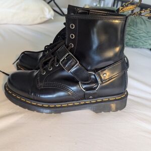 1460 HARNESS BLACK Dr. Martens boots